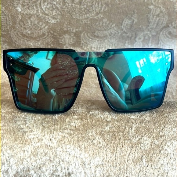 Brand New True Religion Mirrored Shield Aviator Mens Sunglasses Matte Black - Picture 8 of 16